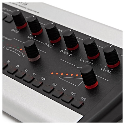 Микшер Behringer P16-M